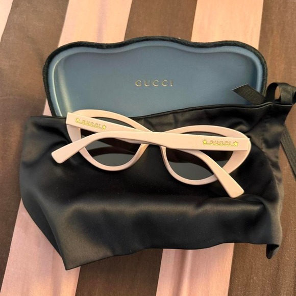 GUCCI SUNGLASSES